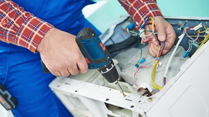 Bayrampaşa Mitsubishi Mitsubishi çamaşır makinesi kart tamiri – Su almama arızası orijinal parça ile giderildi. - Teknik servis örneği